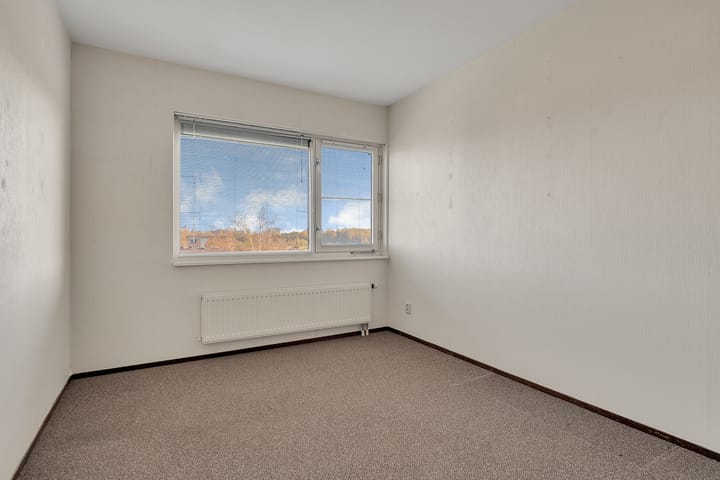 Photo 21 of Zwaardvegerstraat 302