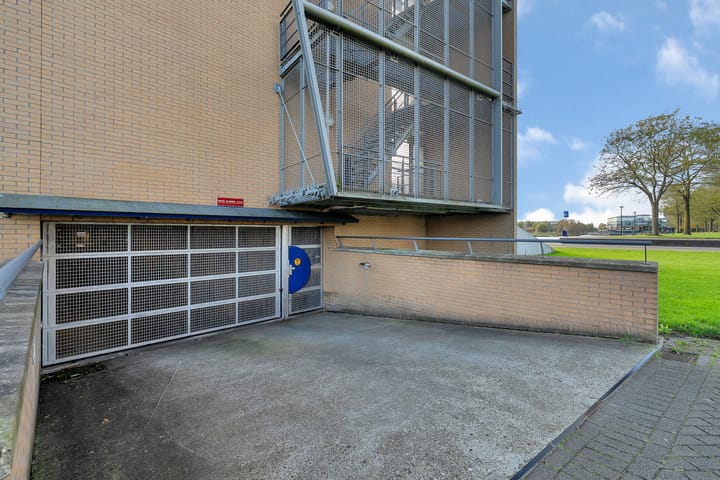 Photo 26 of Zwaardvegerstraat 302