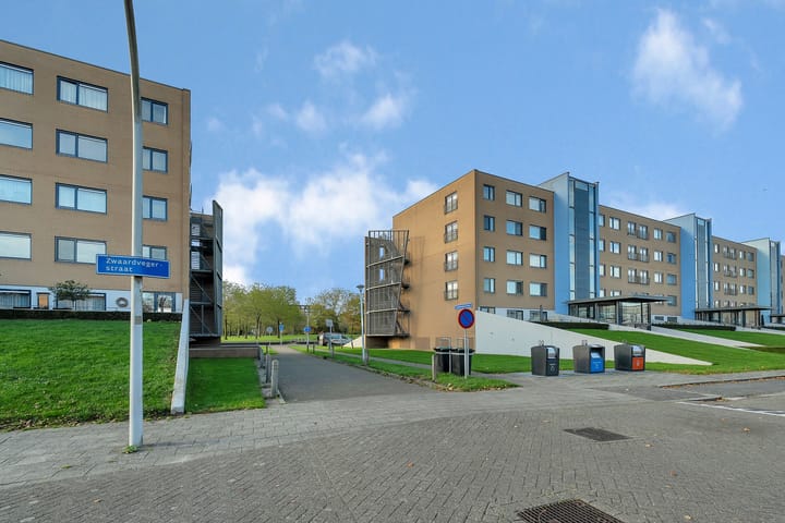 Photo 27 of Zwaardvegerstraat 302