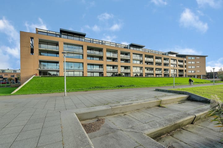 Photo 30 of Zwaardvegerstraat 302