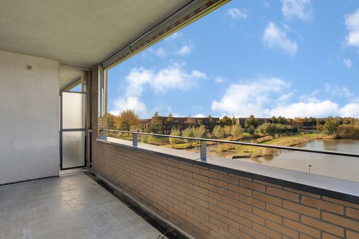 Photo 25 of Zwaardvegerstraat 302