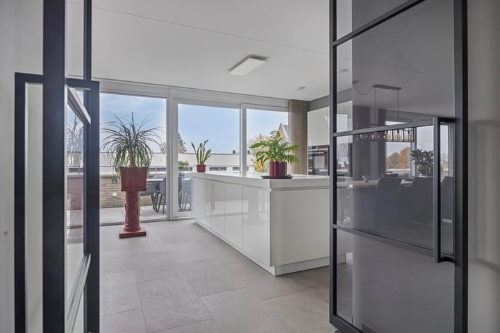 Photo 17 of Clarastraat 1-L