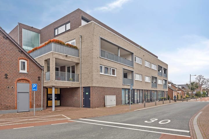 Photo 6 of Clarastraat 1-L