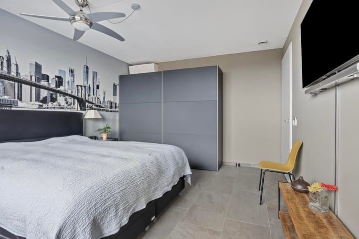 Photo 40 of Clarastraat 1-L