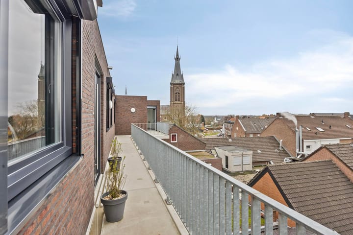 Photo 12 of Clarastraat 1-L