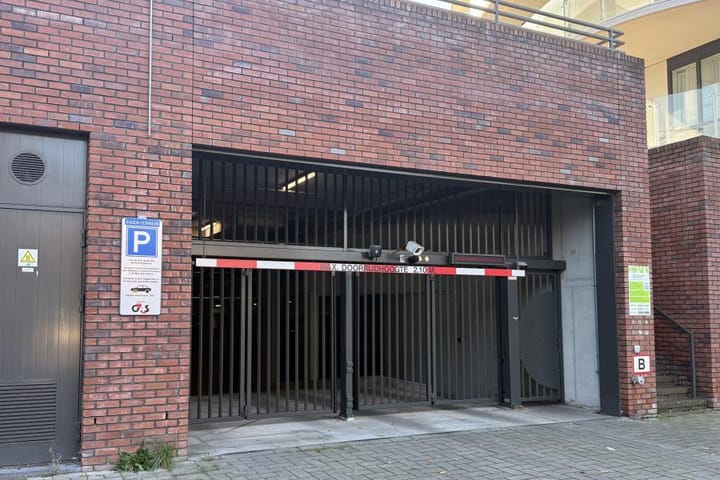 Photo 5 of Jan van Schaffelaarplantsoen 16