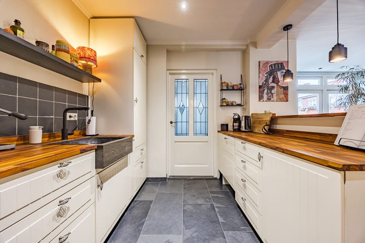 Photo 28 of Weth. Verholenstraat 9