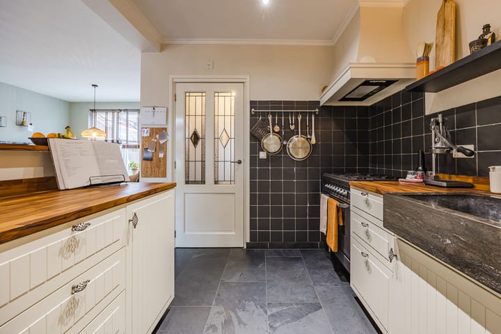 Photo 30 of Weth. Verholenstraat 9