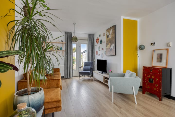 Photo 7 of van der Duyn van Maasdamstraat 96