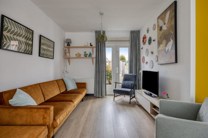 Photo 9 of van der Duyn van Maasdamstraat 96