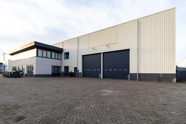 Plaza 17-A, Moerdijk