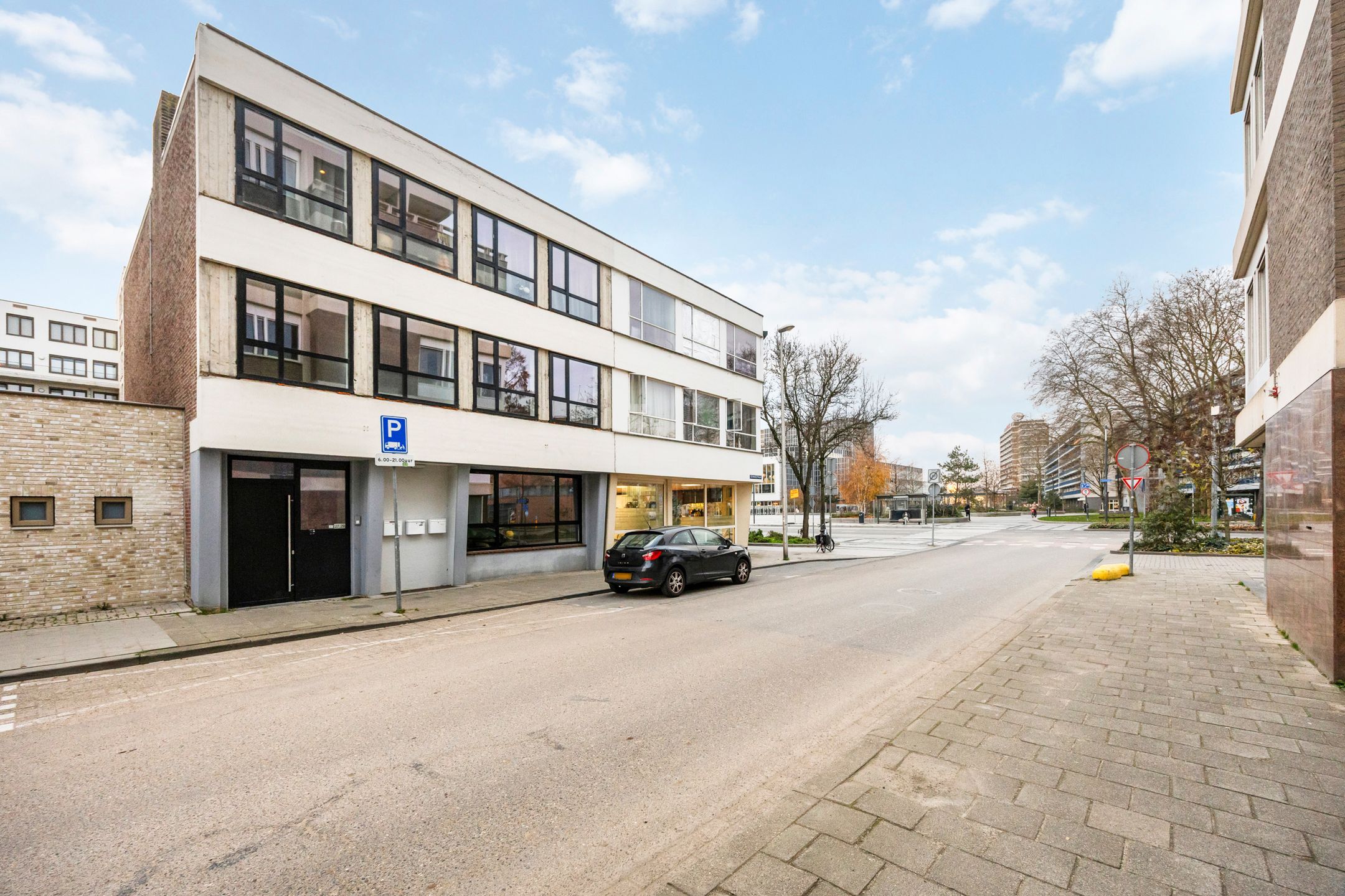 Buying a house in The Netherlands., Schinkelstraat 25