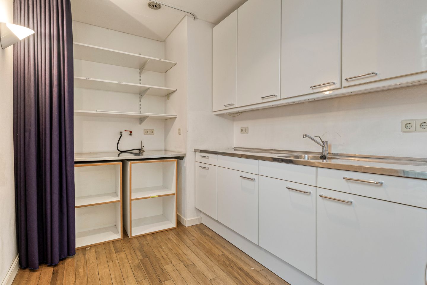 Foto 49 van Reisdorfweg 1