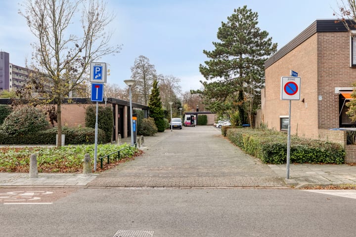 Foto 63 van Reisdorfweg 1