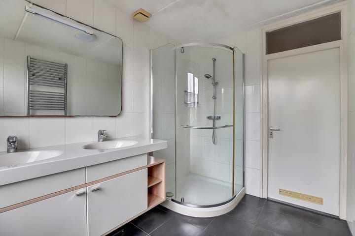 Photo 24 of La Reinelaan 12