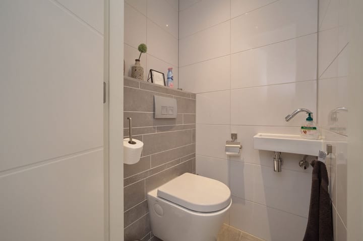 Foto 10 van Delftsestraatweg 198