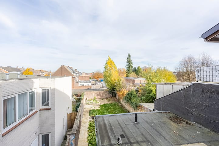 Photo 18 of Akerstraat 84