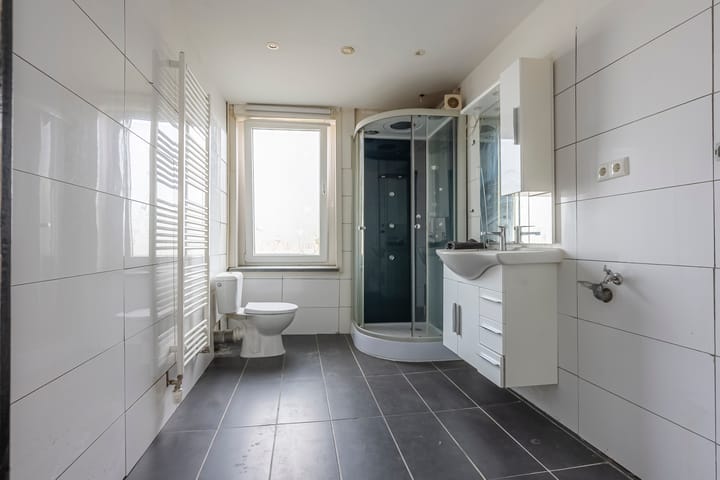 Photo 12 of Akerstraat 84