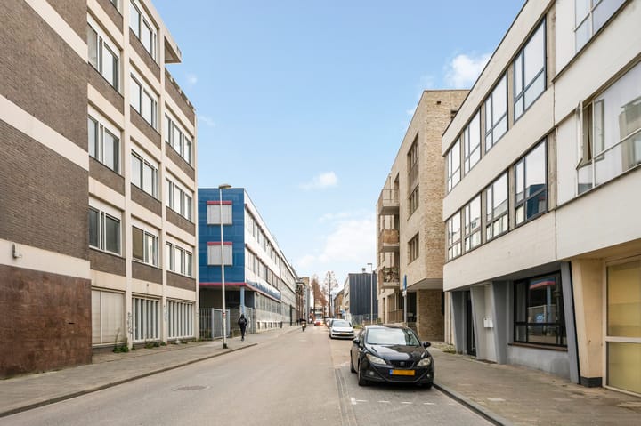 Photo 20 of Schinkelstraat 27