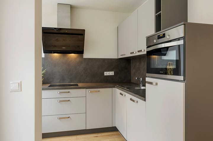 Photo 8 of Schinkelstraat 27