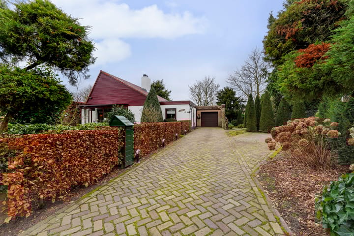 Photo 40 of Burgemeester Mallenslaan 17