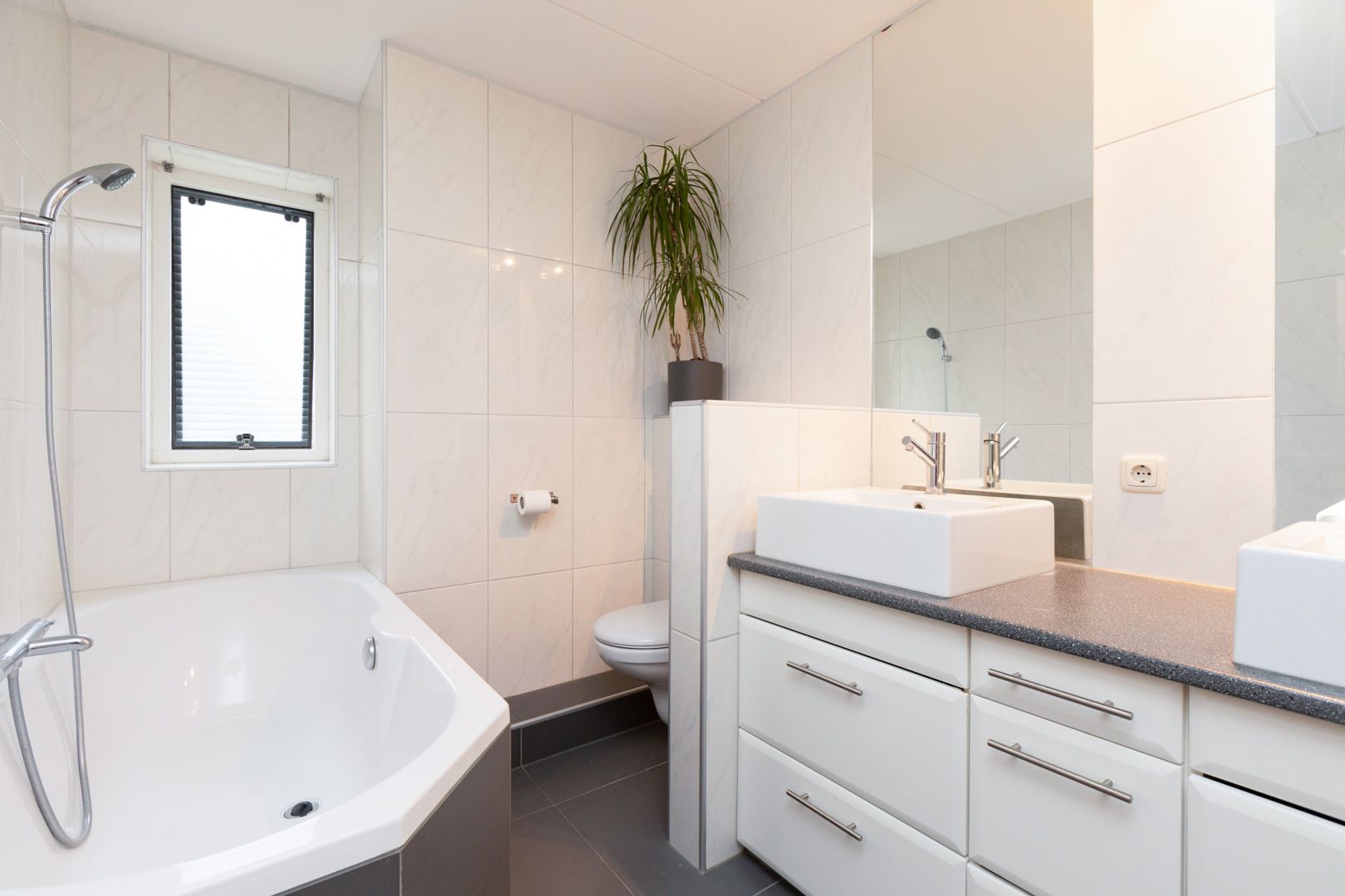 Foto 30 van Van Hessen Kasselstraat 20