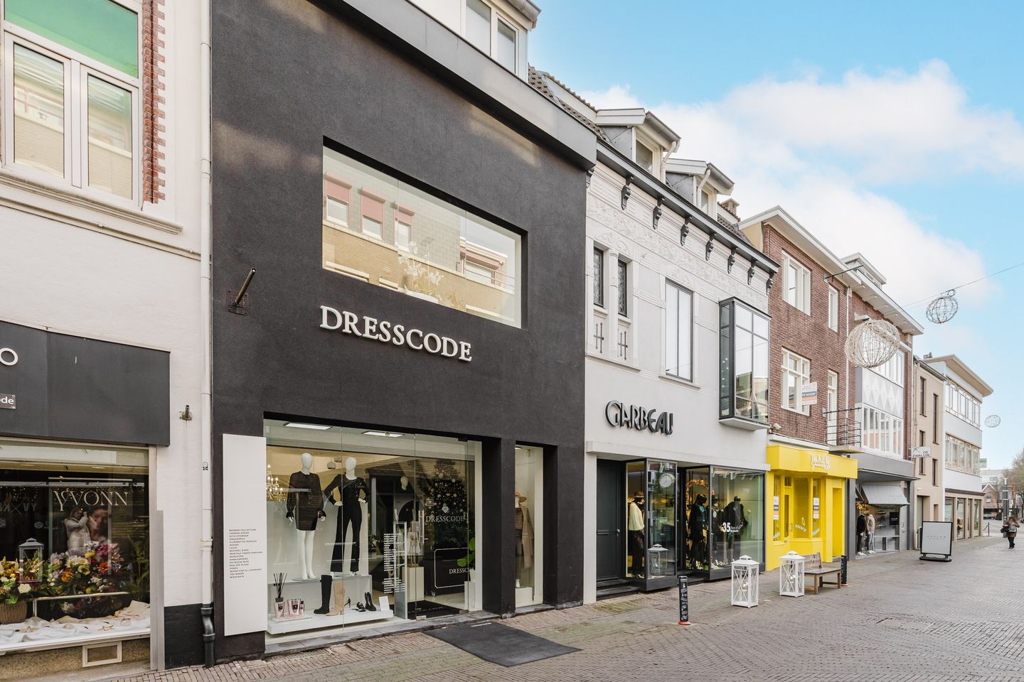 View photo 2 of Dautzenbergstraat 21