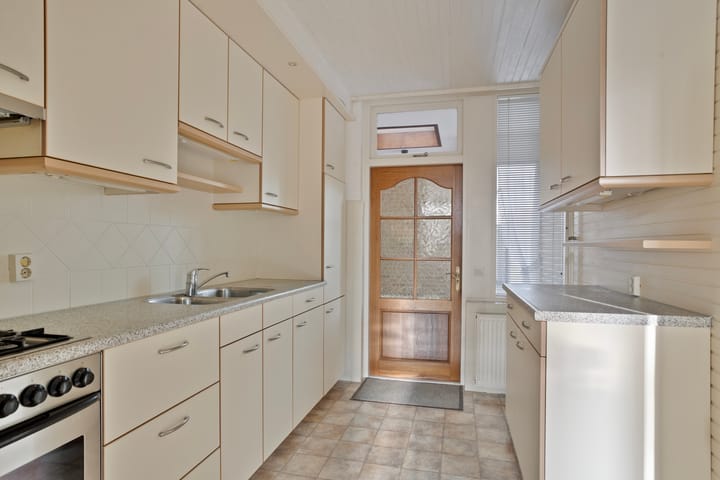 Photo 4 of Maasstraat 12