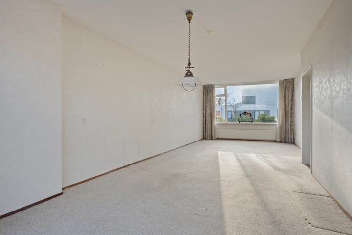 Photo 8 of Maasstraat 12