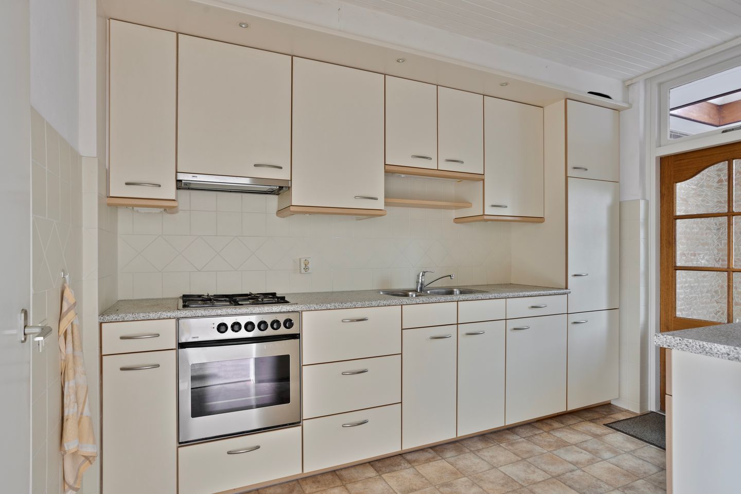 Foto 10 van Maasstraat 12