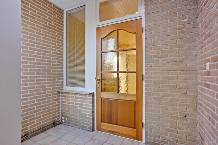 Photo 15 of Maasstraat 12