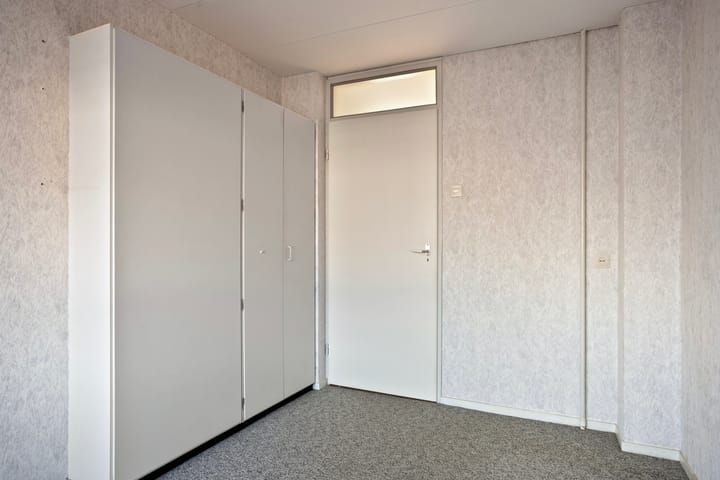 Photo 24 of Maasstraat 12