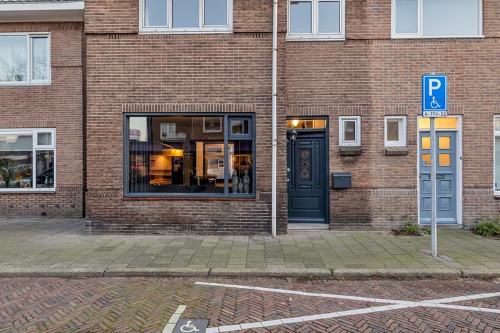 Photo 5 of C.H. Moensstraat 36