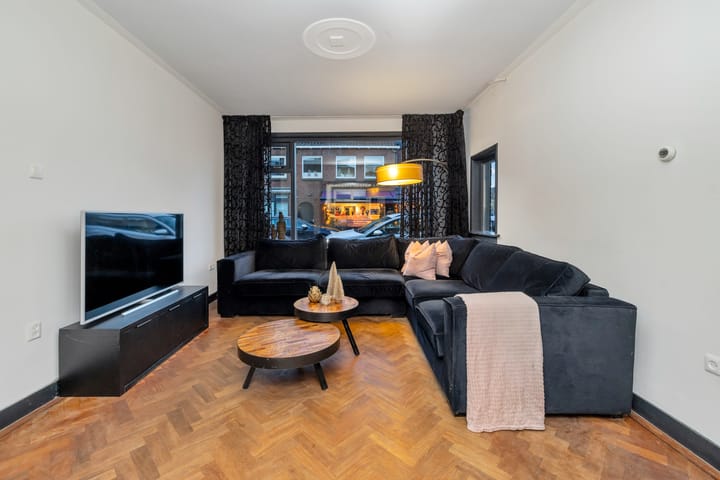 Photo 8 of C.H. Moensstraat 36