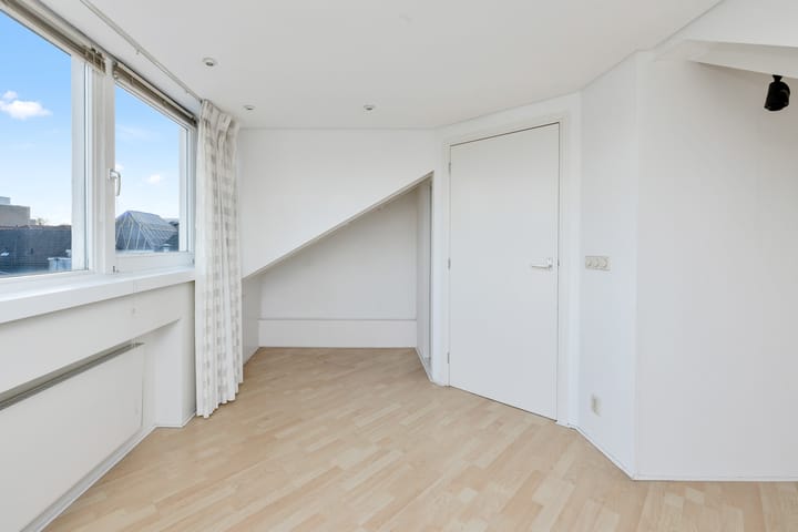 Photo 35 of C.H. Moensstraat 36