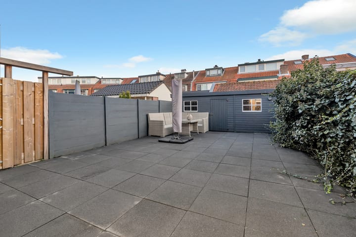 Photo 37 of C.H. Moensstraat 36