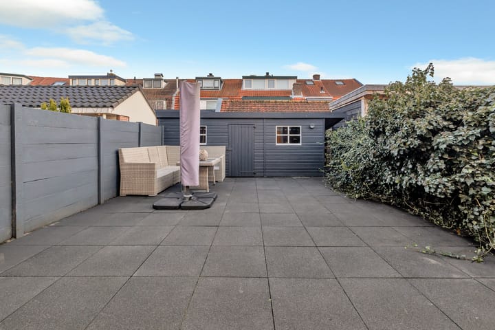 Photo 38 of C.H. Moensstraat 36