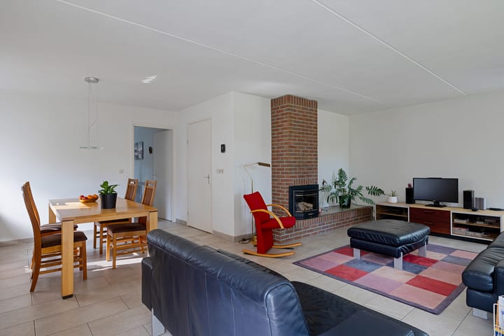 Foto 13 van Almaatsweg 1