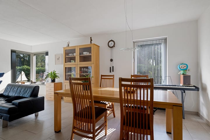 Foto 17 van Almaatsweg 1