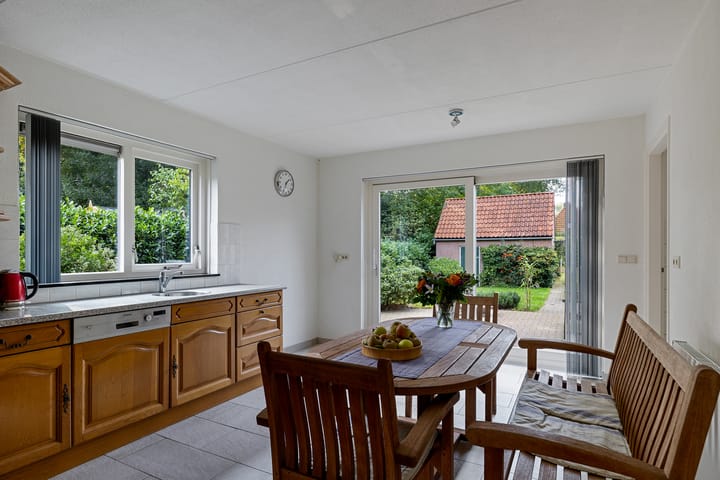 Foto 19 van Almaatsweg 1