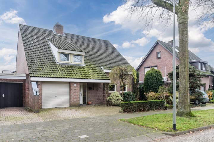 Photo 6 of Schoutstraat 34