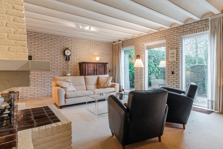 Photo 12 of Schoutstraat 34