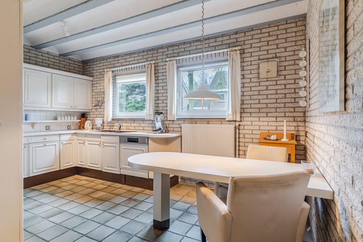 Photo 24 of Schoutstraat 34