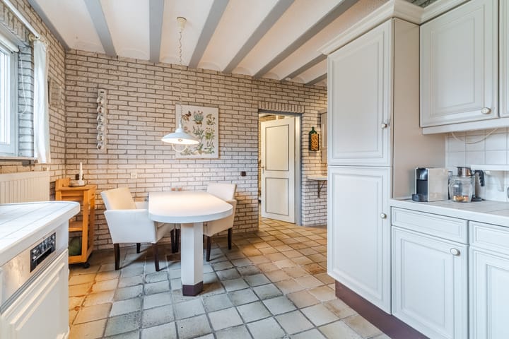 Photo 27 of Schoutstraat 34