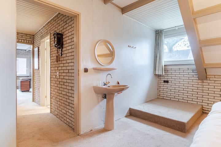 Photo 33 of Schoutstraat 34