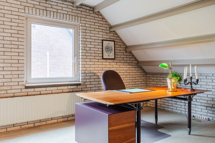 Photo 37 of Schoutstraat 34