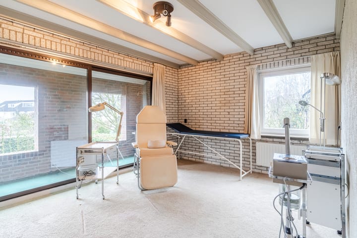 Photo 40 of Schoutstraat 34