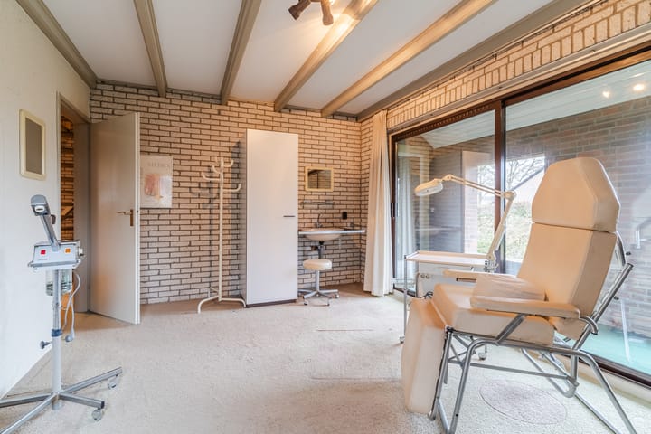 Photo 42 of Schoutstraat 34