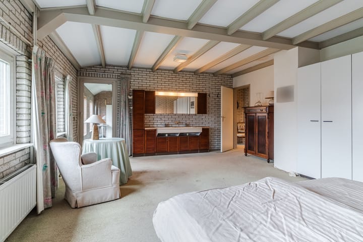 Photo 47 of Schoutstraat 34