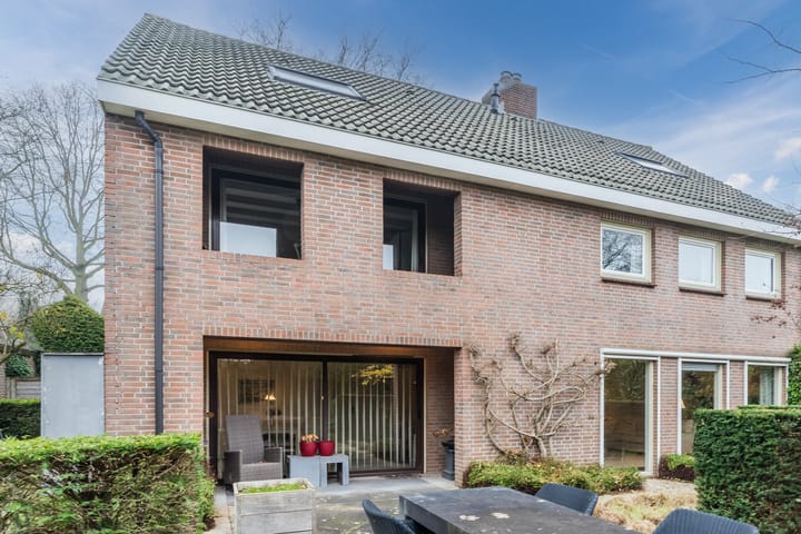 Photo 76 of Schoutstraat 34